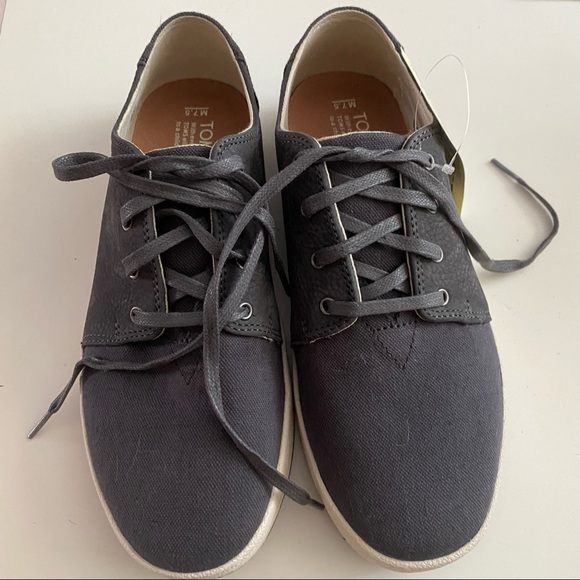 TOMS sneakers, men size 7.5 - Picture 2 of 6